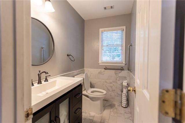 5677 Fairwood Drive NW, Acworth, GA 30101