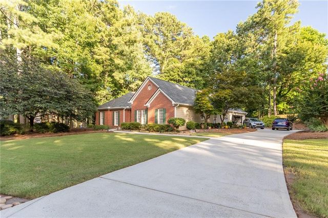 5677 Fairwood Drive NW, Acworth, GA 30101