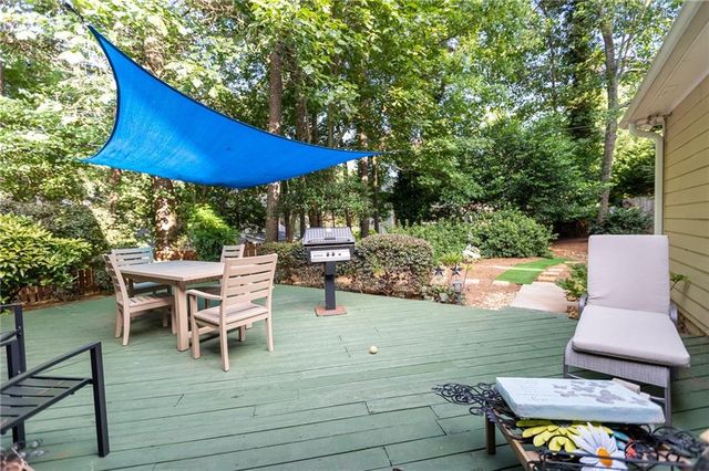 5677 Fairwood Drive NW, Acworth, GA 30101