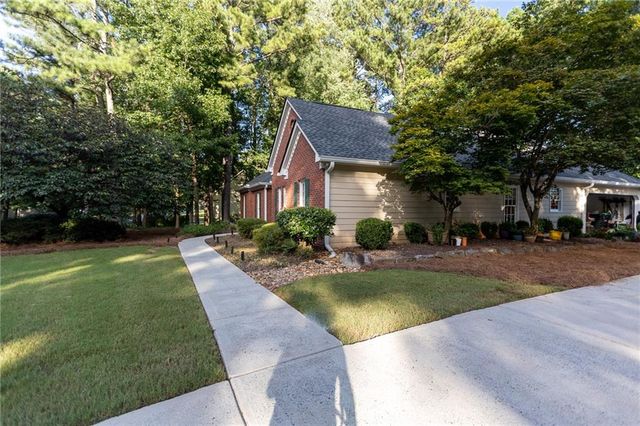 5677 Fairwood Drive NW, Acworth, GA 30101