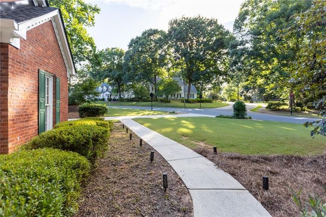 5677 Fairwood Drive NW, Acworth, GA 30101