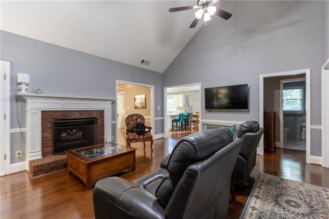 5677 Fairwood Drive NW, Acworth, GA 30101