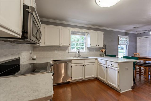 5677 Fairwood Drive NW, Acworth, GA 30101