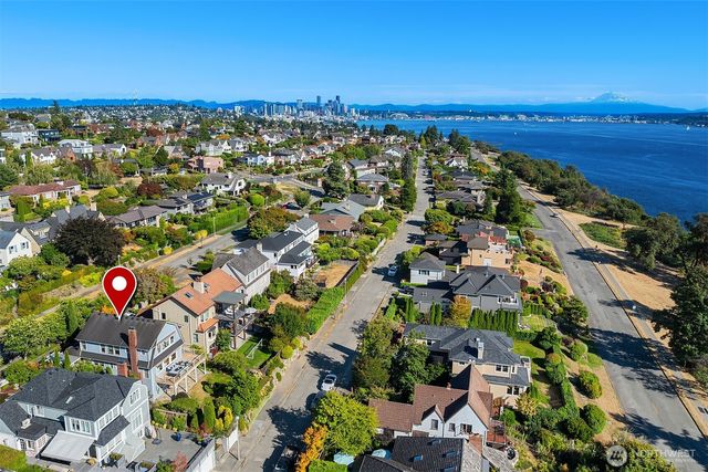 2449 43rd Avenue W, Seattle, WA 98199