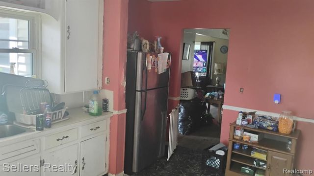 2060 E Williamson Street, Burton, MI 48529