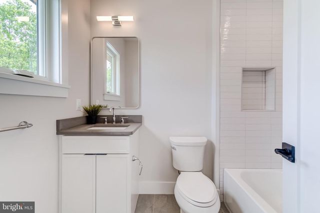 506 KINGSLEY RD SW, Vienna, VA 22180