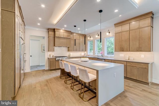 506 KINGSLEY RD SW, Vienna, VA 22180