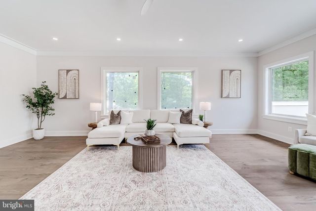 506 KINGSLEY RD SW, Vienna, VA 22180