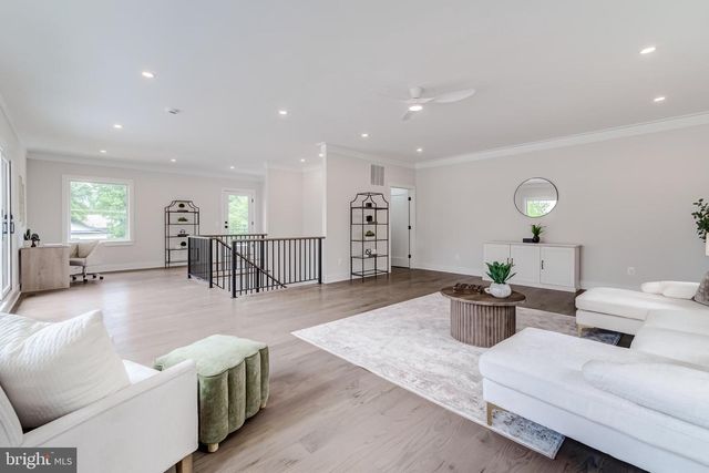 506 KINGSLEY RD SW, Vienna, VA 22180