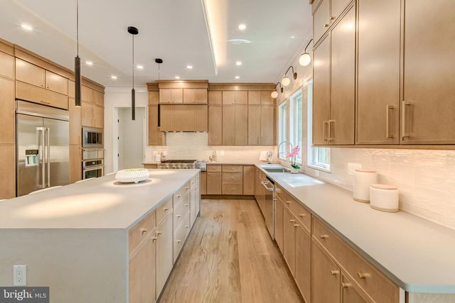 506 KINGSLEY RD SW, Vienna, VA 22180