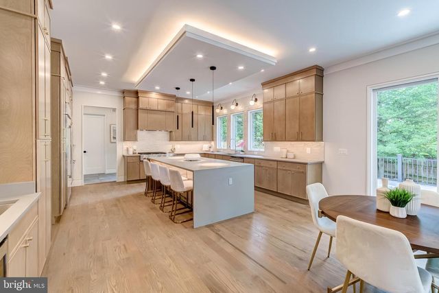 506 KINGSLEY RD SW, Vienna, VA 22180