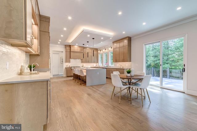 506 KINGSLEY RD SW, Vienna, VA 22180