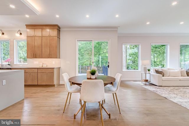 506 KINGSLEY RD SW, Vienna, VA 22180