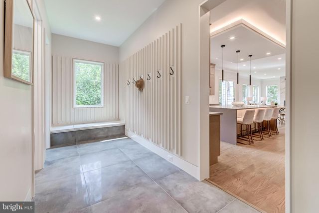 506 KINGSLEY RD SW, Vienna, VA 22180