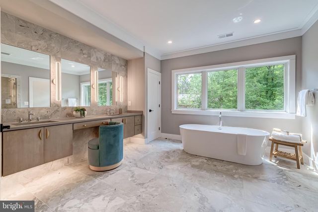 506 KINGSLEY RD SW, Vienna, VA 22180