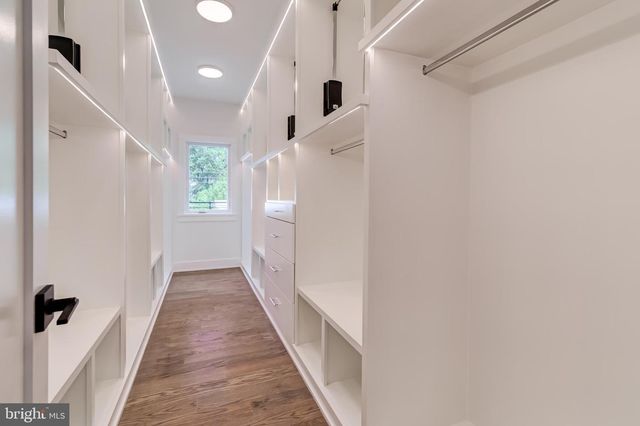 506 KINGSLEY RD SW, Vienna, VA 22180