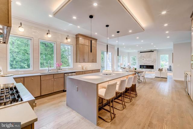 506 KINGSLEY RD SW, Vienna, VA 22180