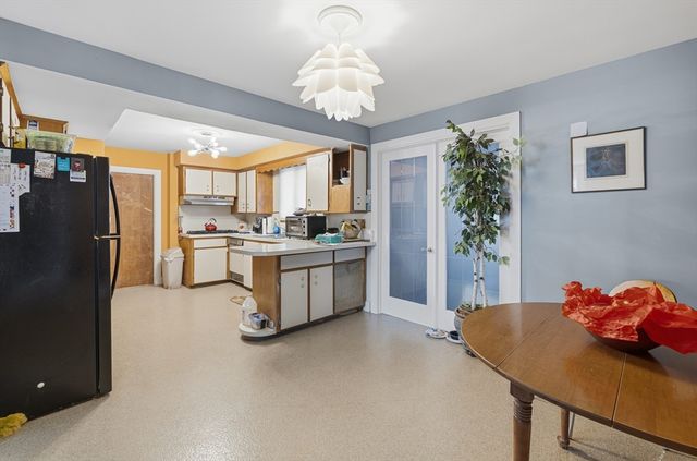 345 Gardner St, New Bedford, MA 02740