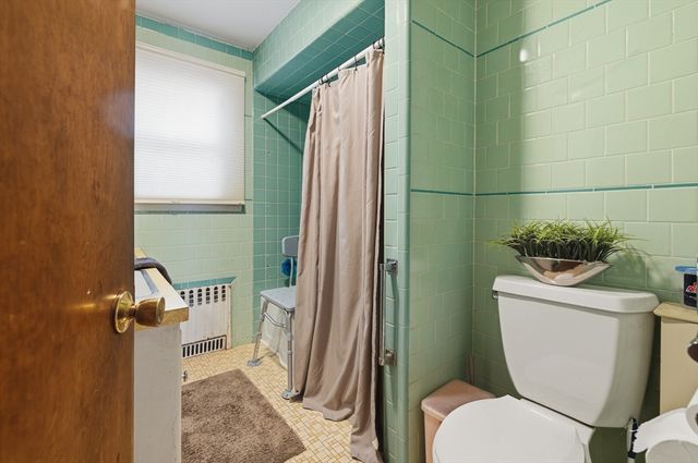 345 Gardner St, New Bedford, MA 02740