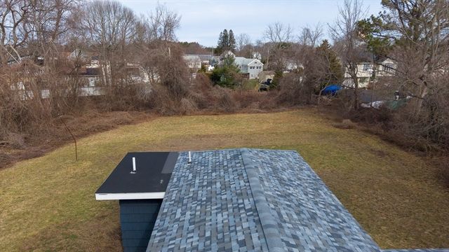 345 Gardner St, New Bedford, MA 02740