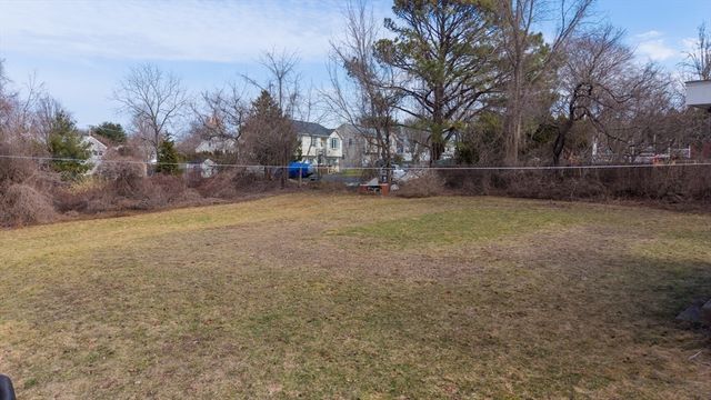 345 Gardner St, New Bedford, MA 02740