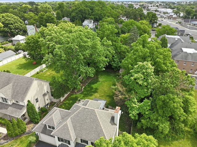 118 N 11th Avenue, St. Charles, IL 60174