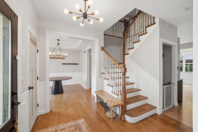 118 N 11th Avenue, St. Charles, IL 60174