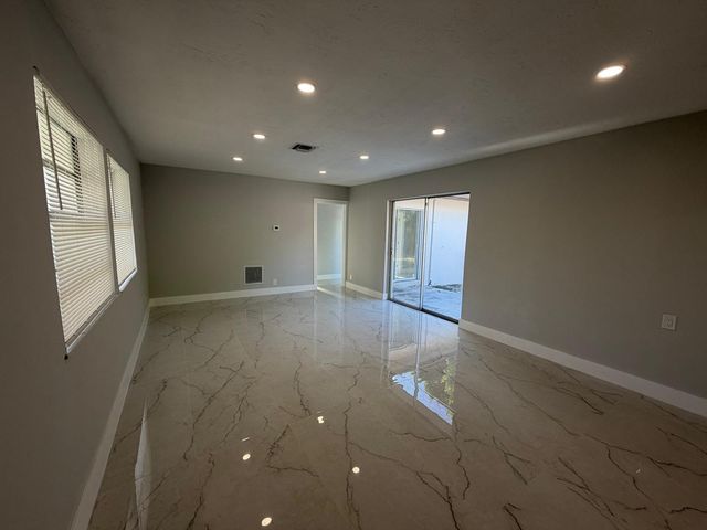 920 NE 50th Street, Deerfield Beach, FL 33064