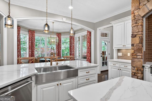 4571 Oglethorpe Loop NW, Acworth, GA 30101