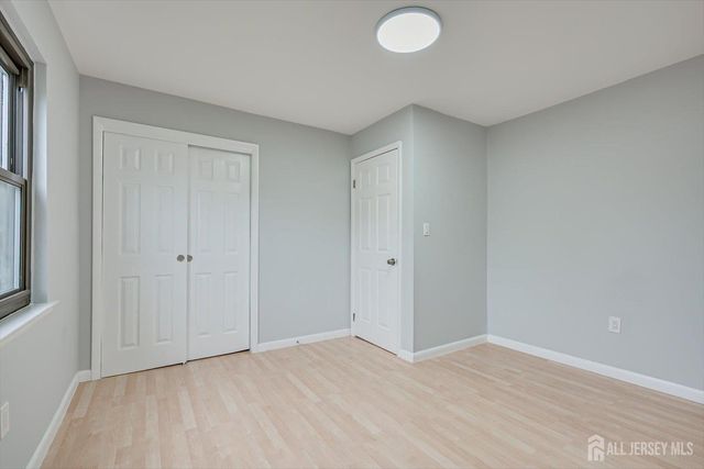 1213 N Oaks Boulevard N, North Brunswick, NJ 08902