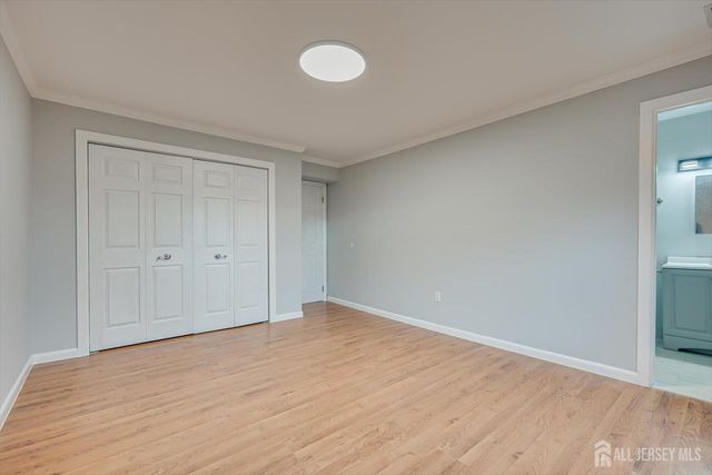 1213 N Oaks Boulevard N, North Brunswick, NJ 08902