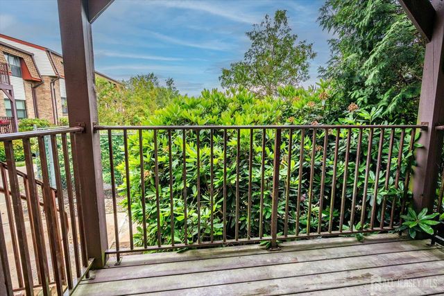 1213 N Oaks Boulevard N, North Brunswick, NJ 08902