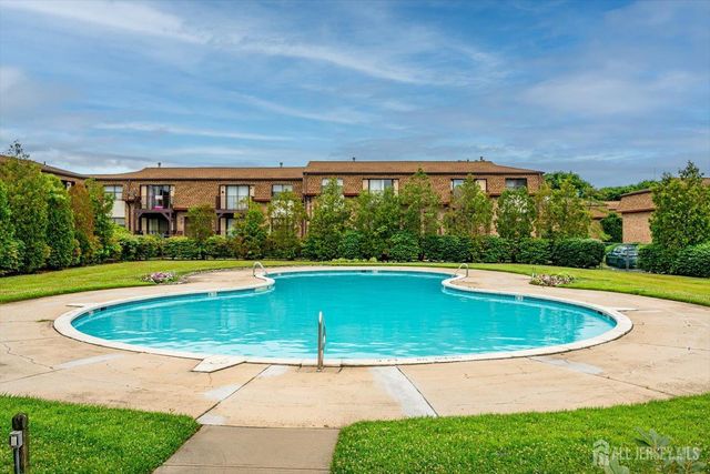 1213 N Oaks Boulevard N, North Brunswick, NJ 08902