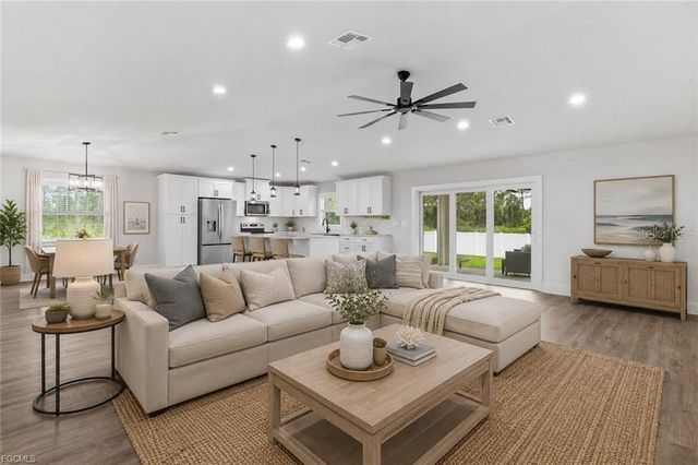 12273 HINDLE AVENUE, Punta Gorda, FL 33955