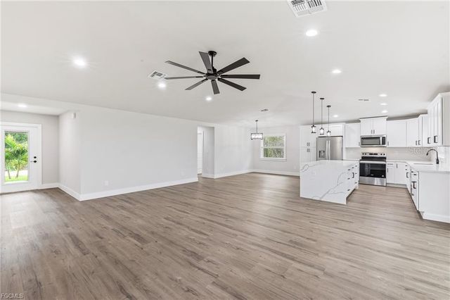 12273 HINDLE AVENUE, Punta Gorda, FL 33955