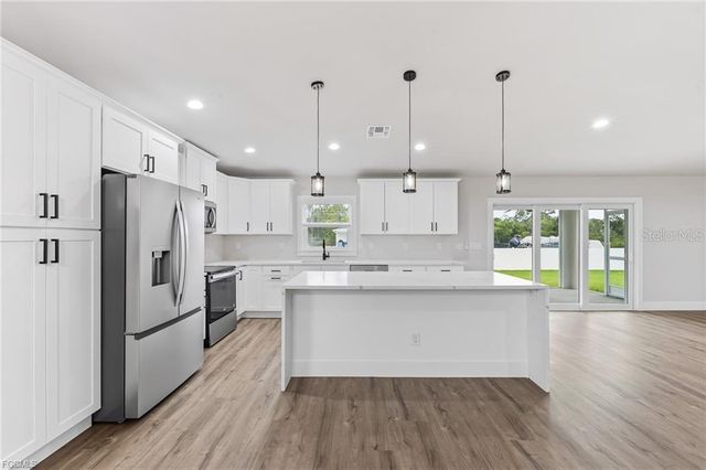 12273 HINDLE AVENUE, Punta Gorda, FL 33955
