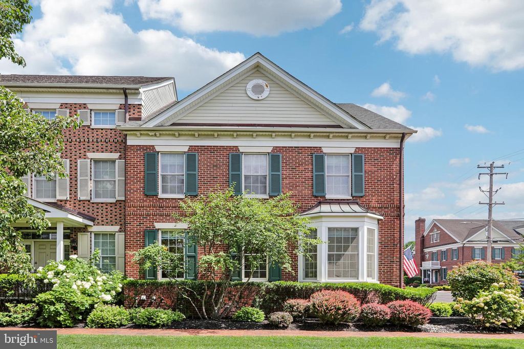 405 E CENTRE AVE, NEWTOWN, PA 18940 — photo 4