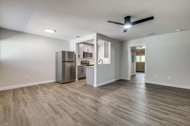 5909 Gaston Avenue 203, Dallas, TX 75214