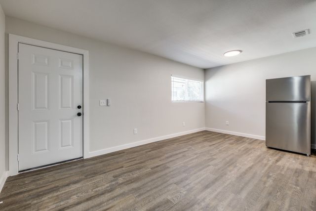 5909 Gaston Avenue 203, Dallas, TX 75214