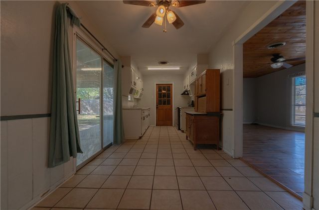 1719 Austin St, Portland, TX 78374