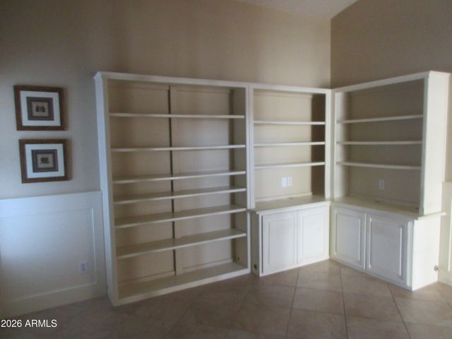 2136 E FREEPORT Lane, Gilbert, AZ 85234