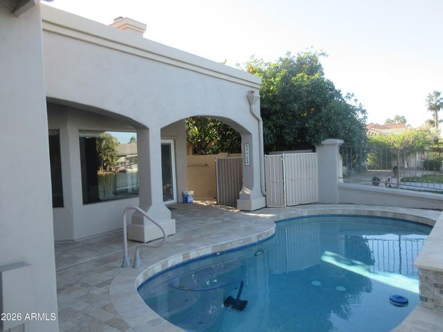 2136 E FREEPORT Lane, Gilbert, AZ 85234