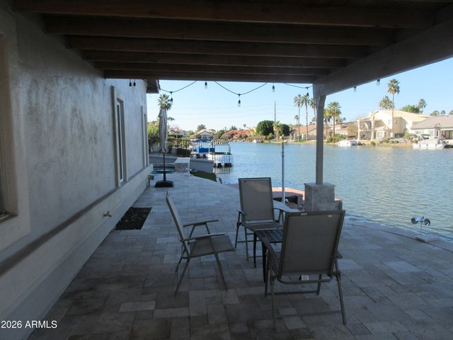 2136 E FREEPORT Lane, Gilbert, AZ 85234