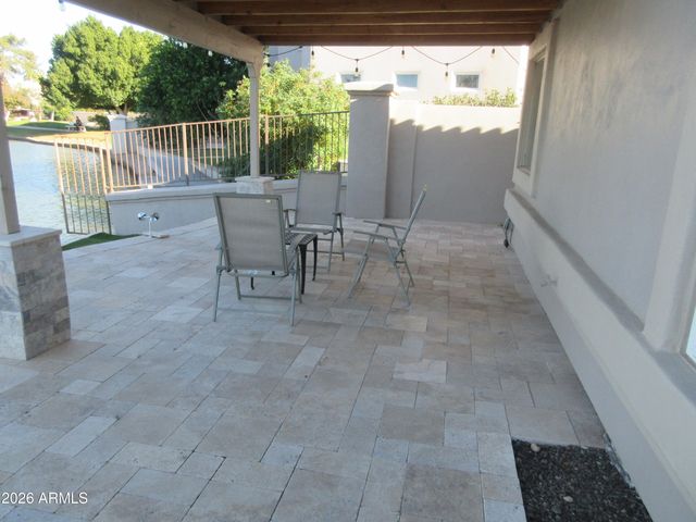 2136 E FREEPORT Lane, Gilbert, AZ 85234