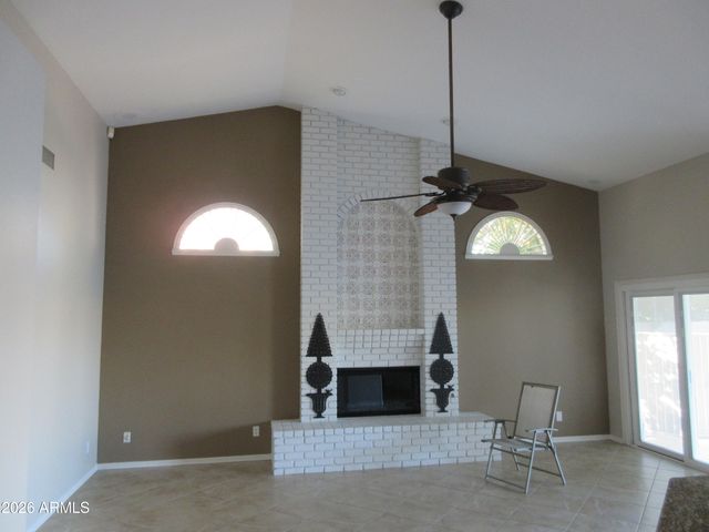 2136 E FREEPORT Lane, Gilbert, AZ 85234