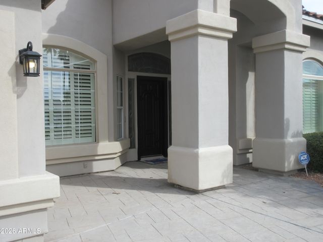 2136 E FREEPORT Lane, Gilbert, AZ 85234