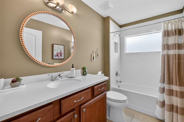 2327 WAKEFIELD WAY, Mount Dora, FL 32757