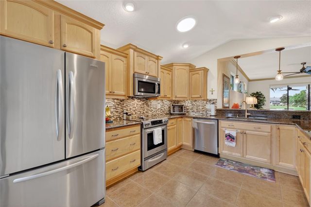 2327 WAKEFIELD WAY, Mount Dora, FL 32757