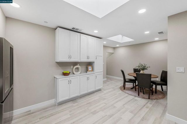 390 Guttenberg St, Daly City, CA 94014