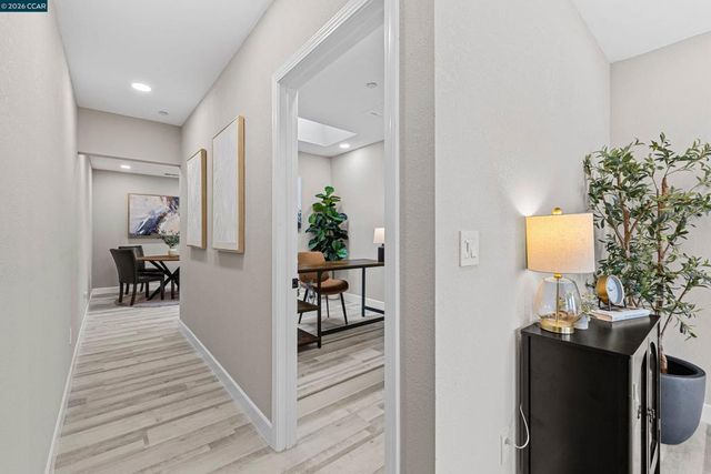 390 Guttenberg St, Daly City, CA 94014